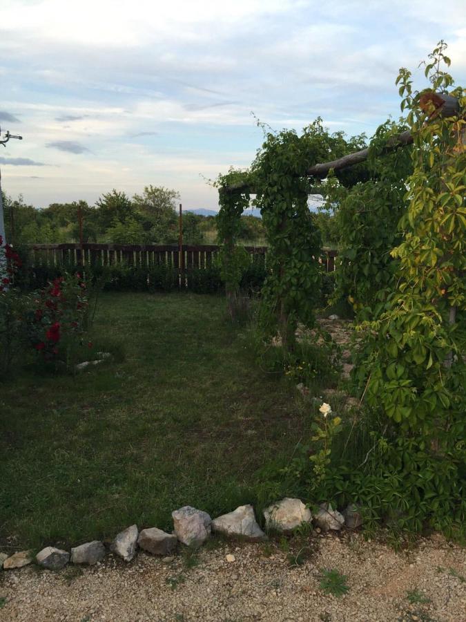 Kuca Za Odmor Joko I Jeka Villa Bogatić Buitenkant foto