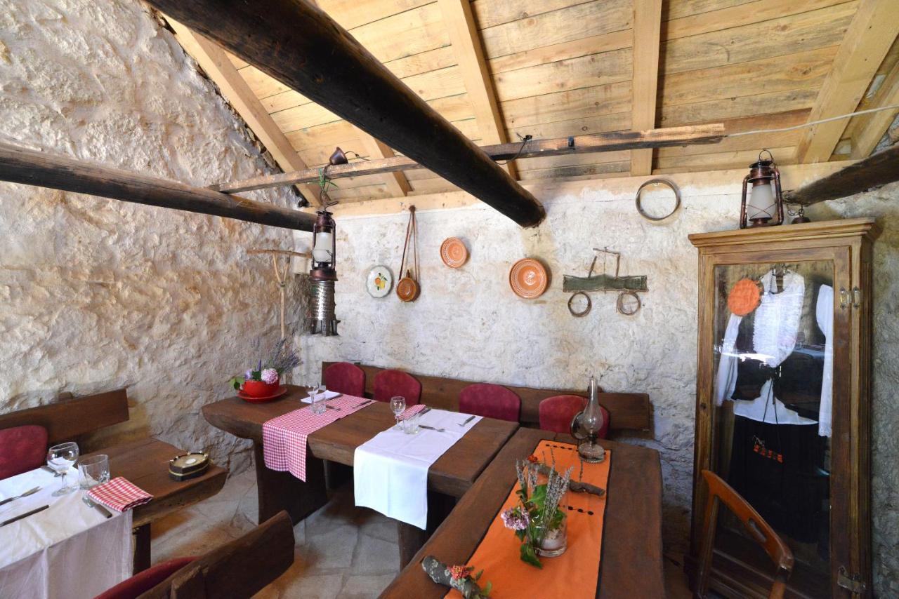 Kuca Za Odmor Joko I Jeka Villa Bogatić Buitenkant foto