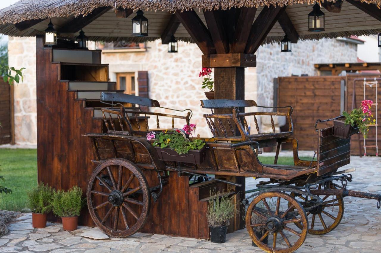 Kuca Za Odmor Joko I Jeka Villa Bogatić Buitenkant foto