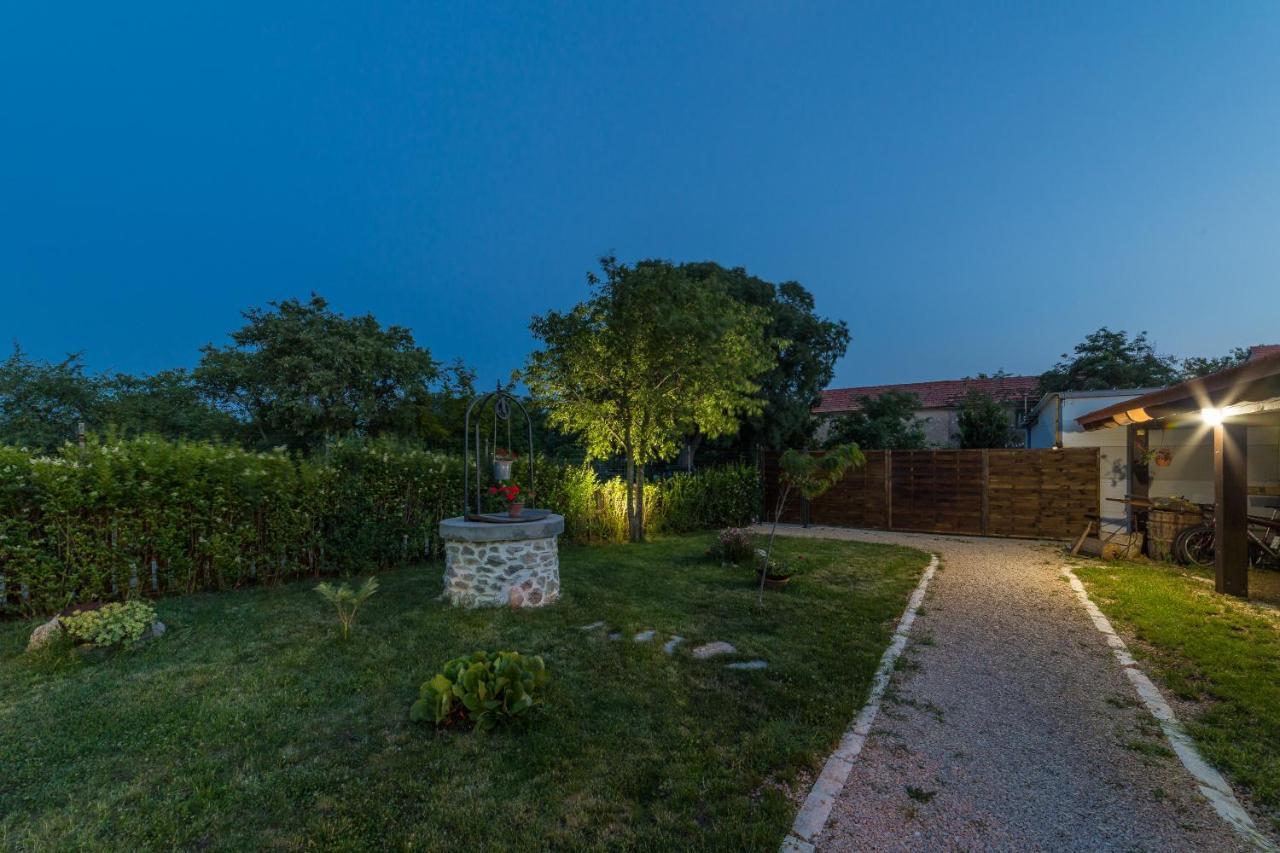 Kuca Za Odmor Joko I Jeka Villa Bogatić Buitenkant foto