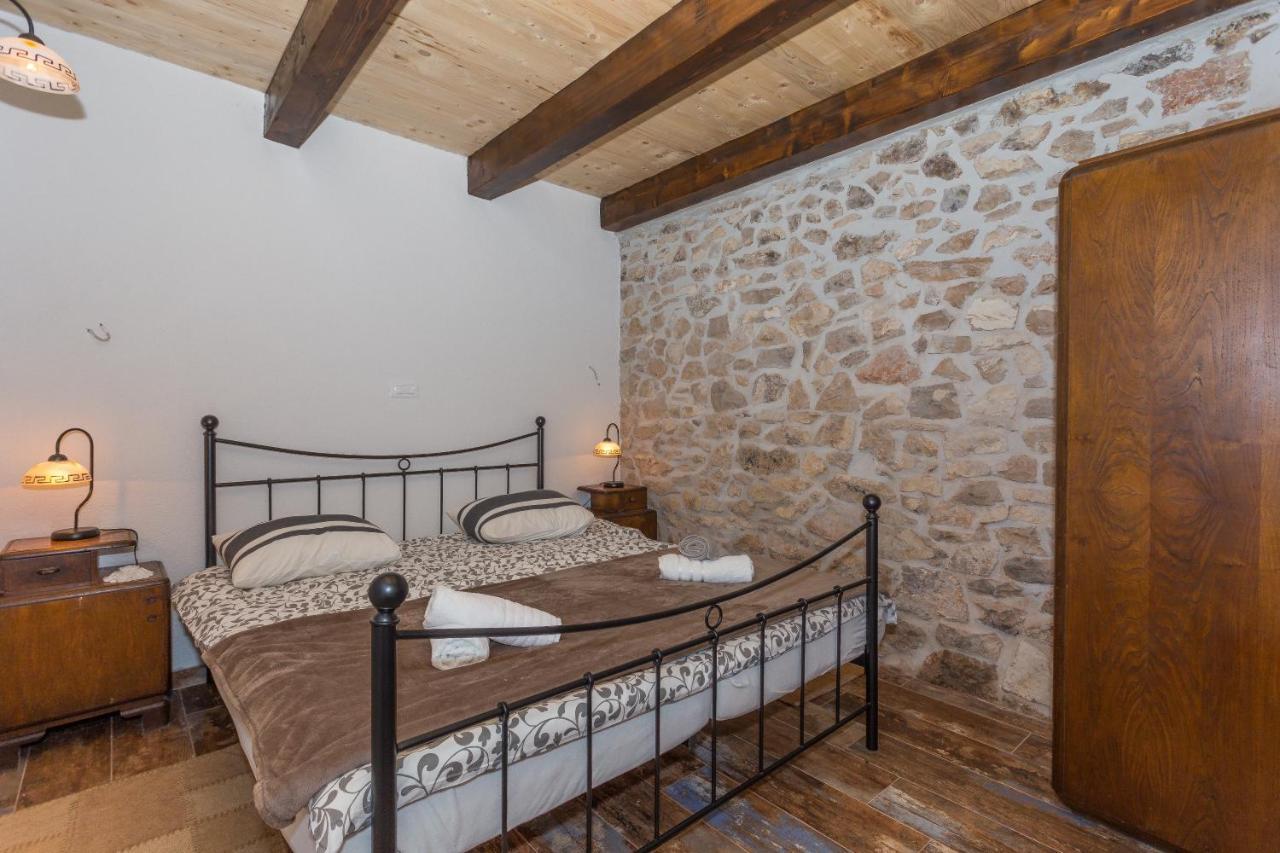 Kuca Za Odmor Joko I Jeka Villa Bogatić Buitenkant foto