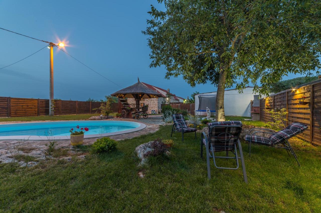 Kuca Za Odmor Joko I Jeka Villa Bogatić Buitenkant foto